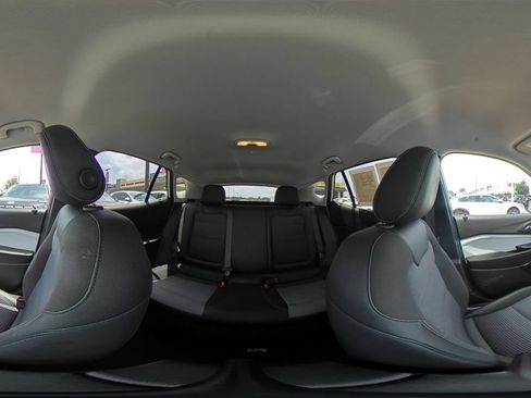 Used 2025 Chevrolet Trax LT w/ LT Convenience Package FWD image 41