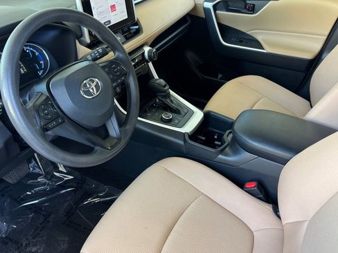 Certified 2025 Toyota RAV4 LE AWD/4WD image 10