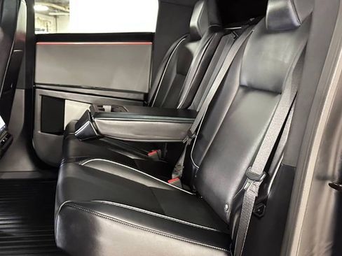 Used 2025 Tesla Cybertruck AWD Crew Cab image 23