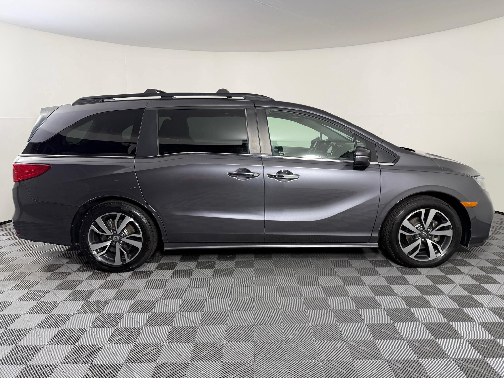 Used 2021 Honda Odyssey Touring image 23