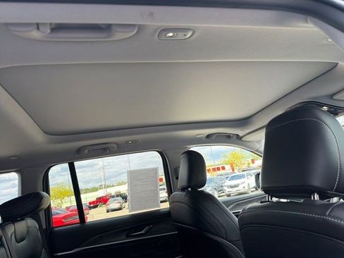 Used 2022 Jeep Grand Cherokee Limited AWD/4WD image 30