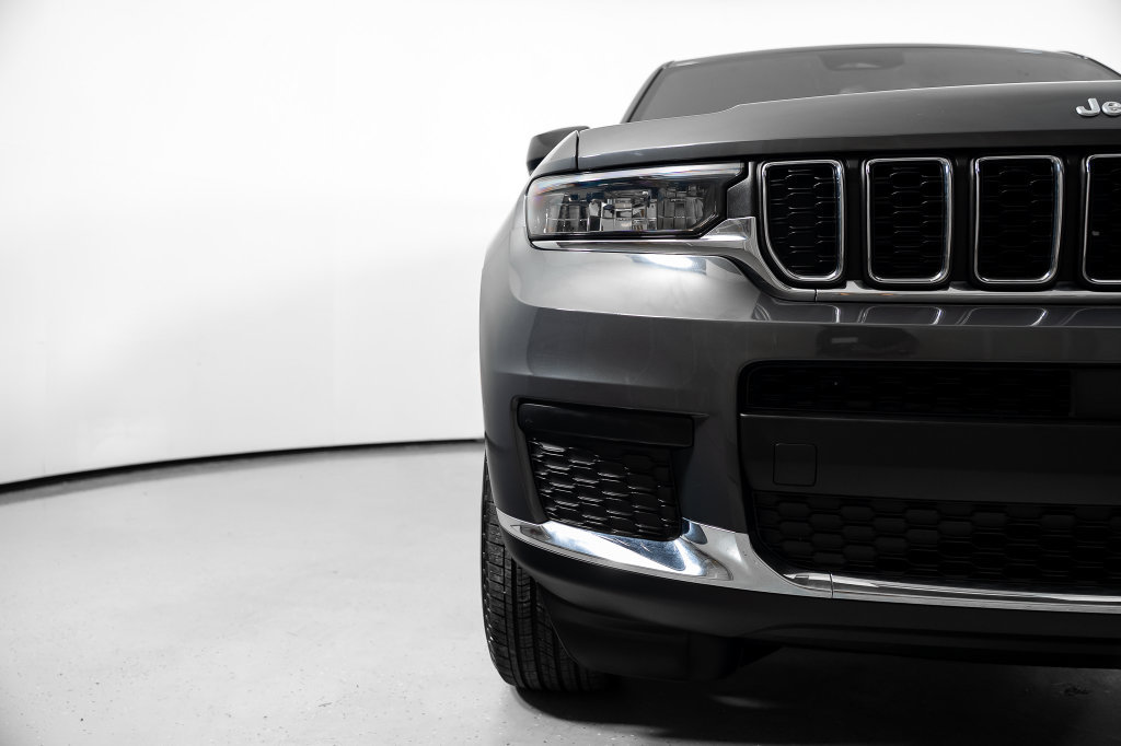 Used 2024 Jeep Grand Cherokee L Laredo AWD/4WD image 19