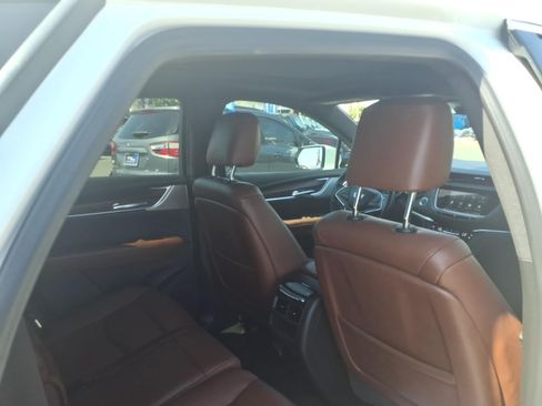 Used 2021 Cadillac XT5 Premium Luxury FWD image 13
