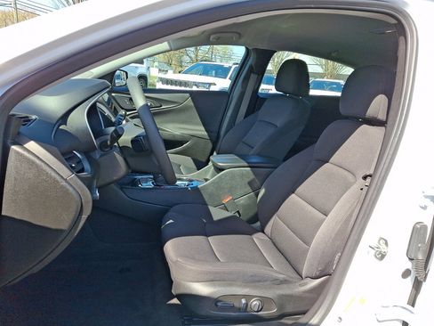 Used 2024 Chevrolet Malibu LT FWD image 23