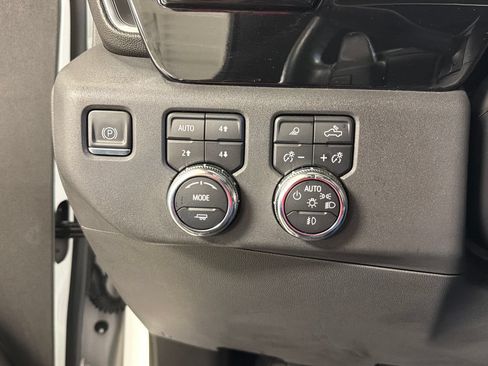 Used 2023 GMC Sierra 1500 SLT AWD/4WD image 32