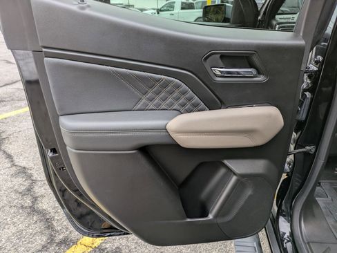 Certified 2024 GMC Canyon Denali image 29