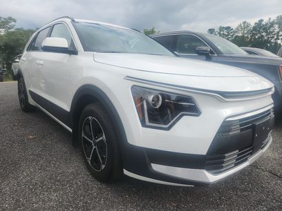 Used 2025 Kia Niro EX w/ EX Cold Weather Package
