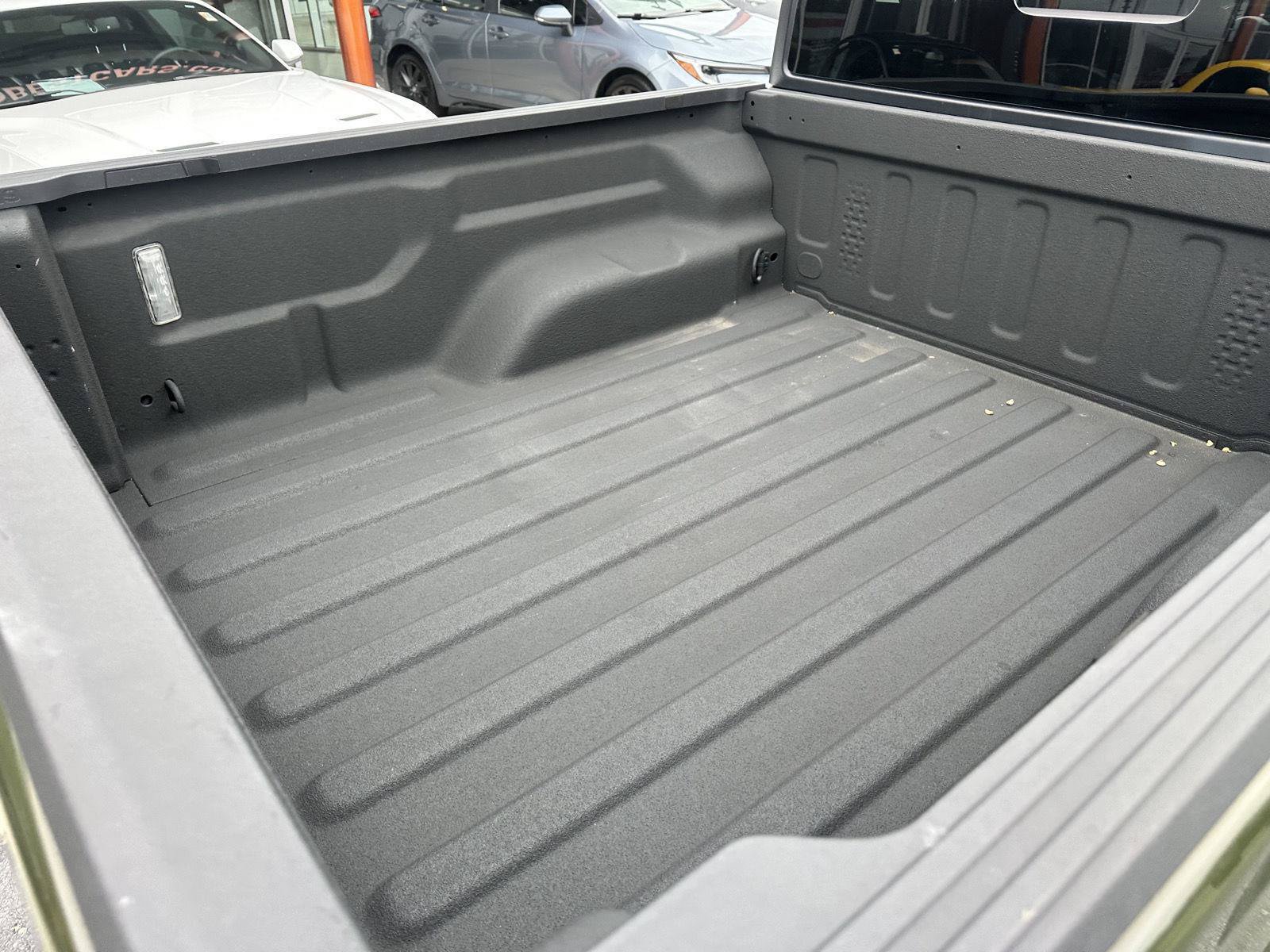 Used 2022 Jeep Gladiator Sport AWD/4WD image 18