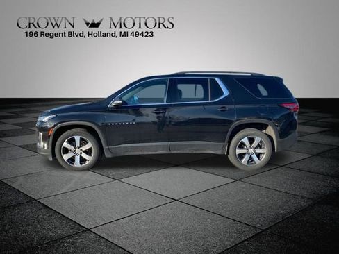 Used 2023 Chevrolet Traverse LT w/ LT Premium Package image 9