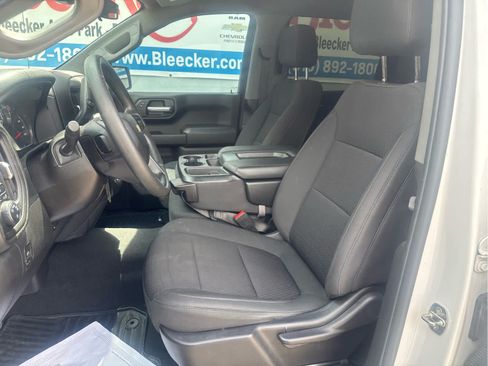 Used 2022 Chevrolet Silverado 1500 Custom w/ Safety Confidence Package AWD/4WD image 31