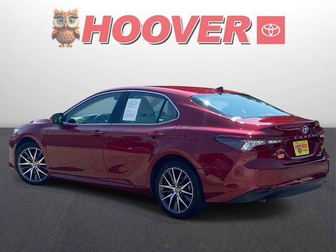Used 2022 Toyota Camry XLE FWD image 8