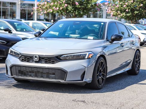Used 2025 Honda Civic Sport image 3