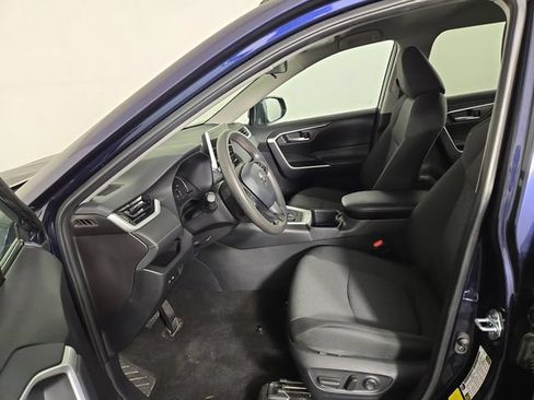 Used 2025 Toyota RAV4 XLE FWD image 12