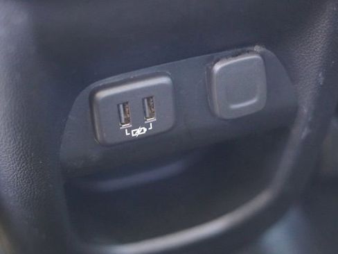 Used 2019 Chevrolet Colorado Z71 image 35