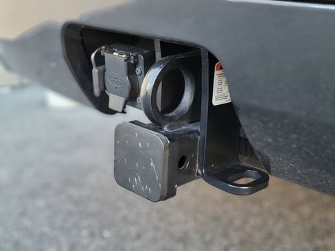 Used 2024 Land Rover Discovery Dynamic SE image 47