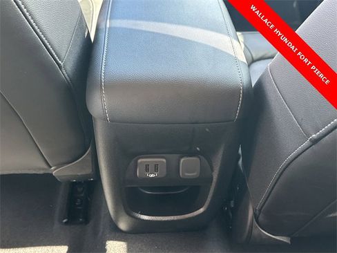 Used 2022 Chevrolet Colorado LT w/ Luxury Package image 18