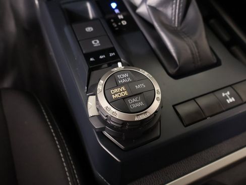 Used 2025 Toyota Tacoma TRD Off-Road image 8