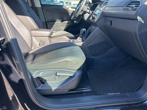 Used 2021 Volkswagen Tiguan SEL image 29