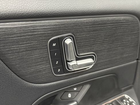 Used 2023 Mercedes-Benz EQB 250+ image 20