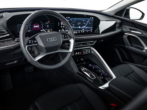 Certified 2025 Audi Q5 Premium w/ Convenience Package AWD/4WD image 11