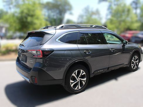 Used 2022 Subaru Outback Touring w/ Popular Package #2 image 10