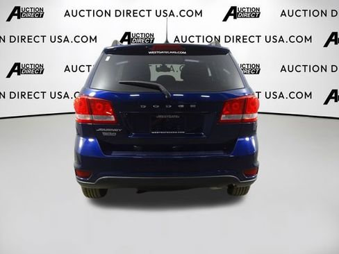 Used 2019 Dodge Journey SE w/ Connectivity Group FWD image 3