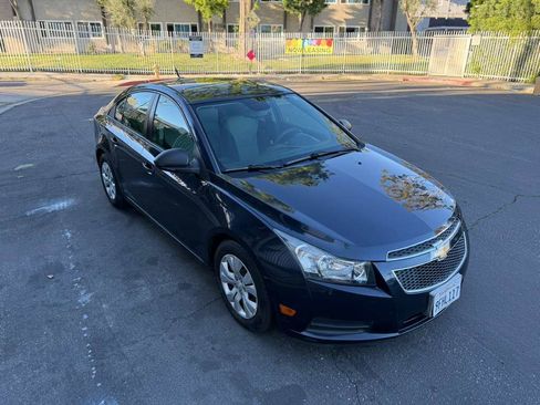 Used 2014 Chevrolet Cruze LS image 3
