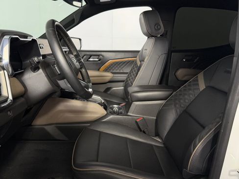 Used 2023 GMC Canyon Denali image 22