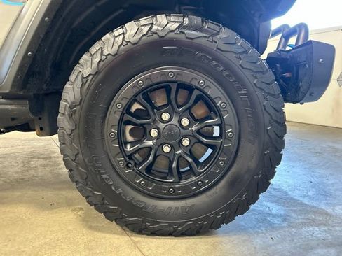 Used 2023 Jeep Wrangler Unlimited Rubicon 4xe AWD/4WD image 11