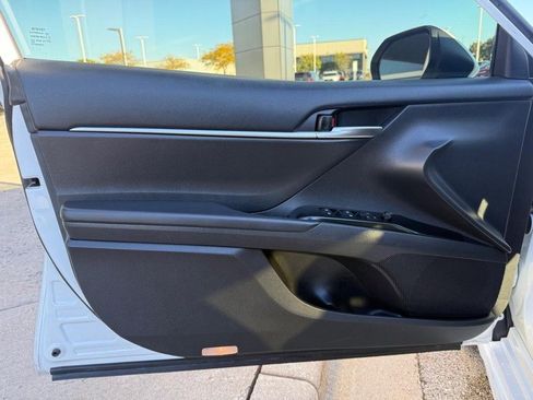 Used 2019 Toyota Camry SE image 18