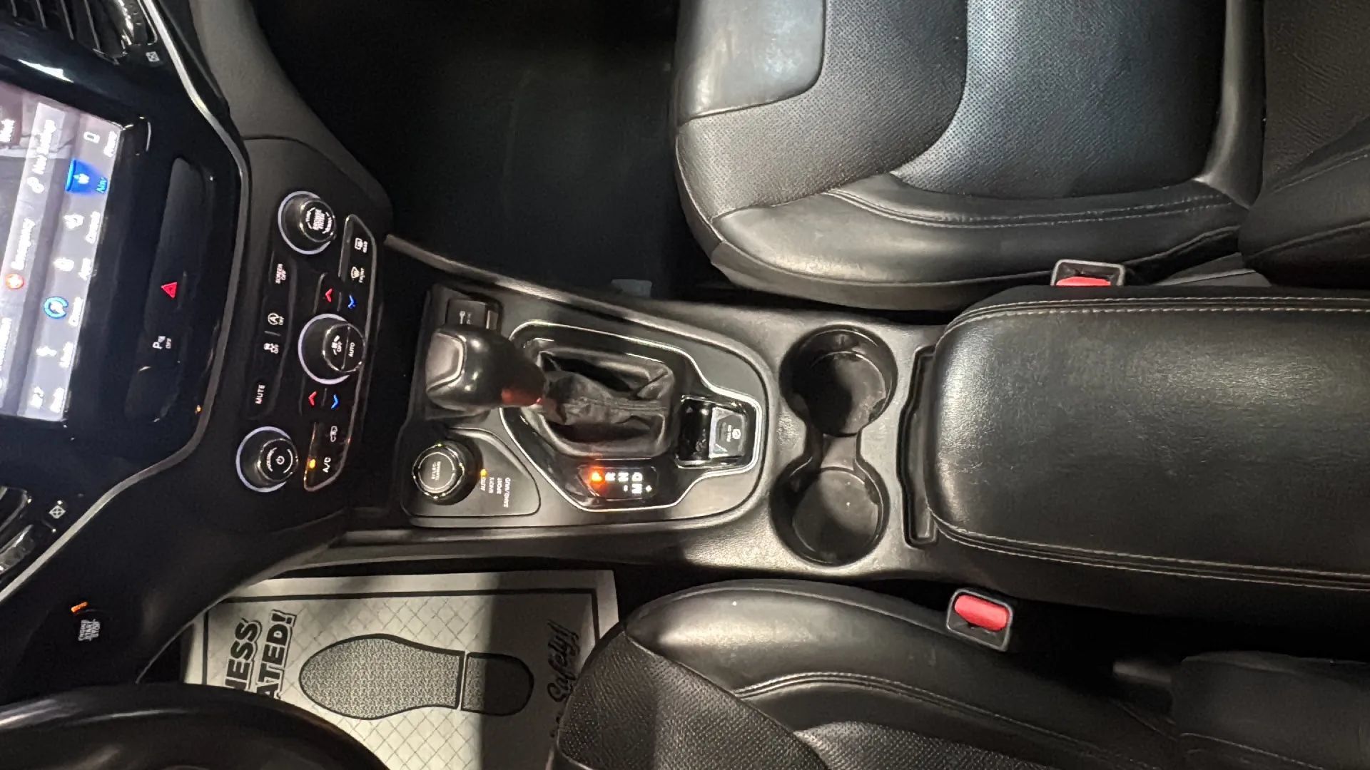 Used 2019 Jeep Cherokee Limited AWD/4WD image 35