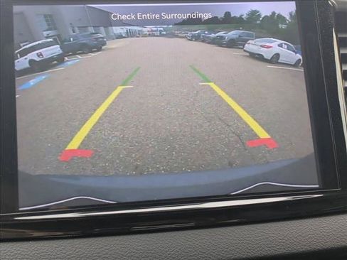Used 2025 Chrysler Pacifica Select FWD image 14