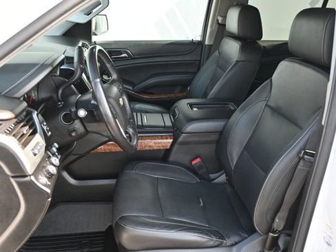 Used 2018 Chevrolet Suburban Premier AWD/4WD image 18