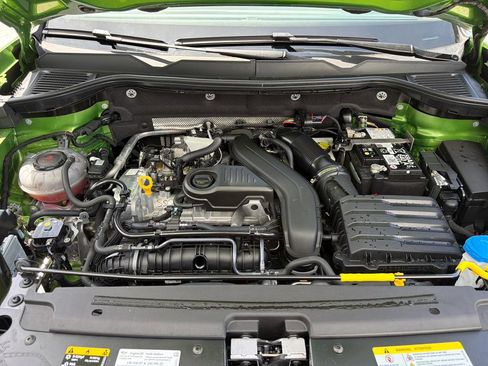 Certified 2025 Volkswagen Taos SE AWD/4WD image 24