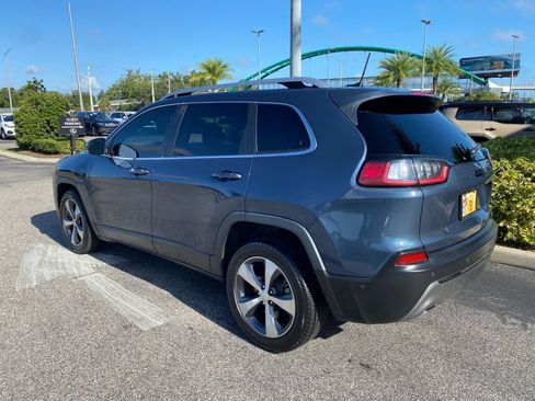 Used 2021 Jeep Cherokee Limited image 2