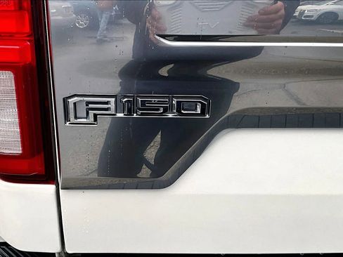 Used 2018 Ford F150 Platinum w/ Equipment Group 701A Luxury image 8