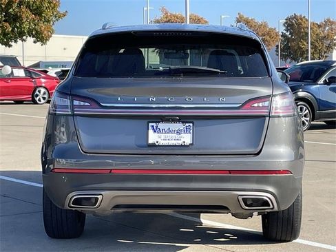 Used 2022 Lincoln Nautilus Reserve image 5