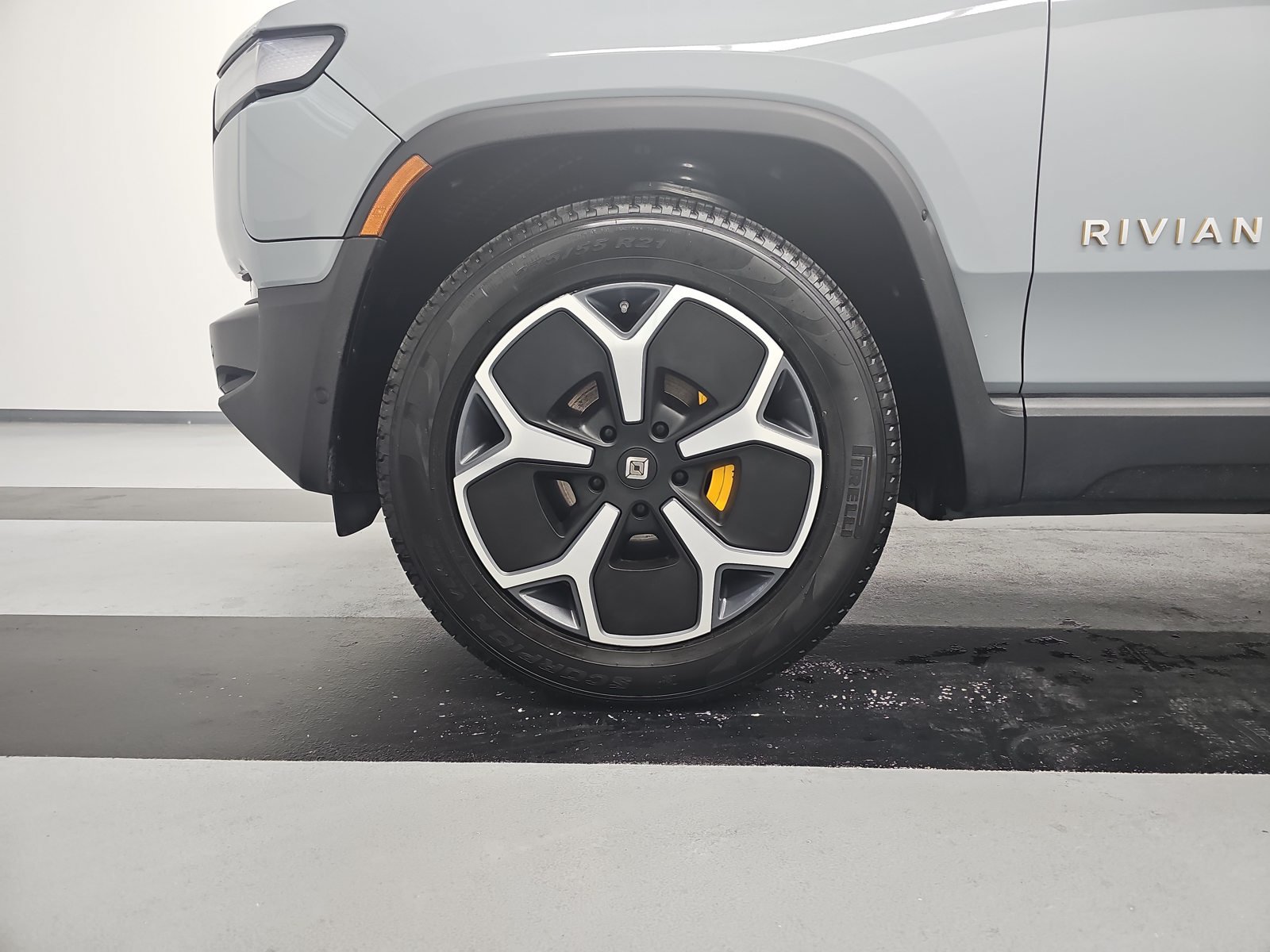 Used 2023 Rivian R1T Adventure Quad AWD/4WD image 9
