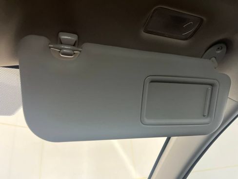 Used 2018 Toyota Corolla XLE FWD image 74
