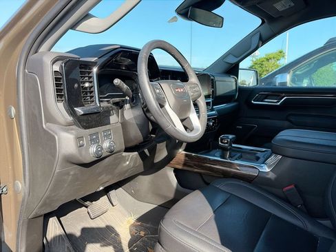 Used 2023 GMC Sierra 1500 Elevation w/ Elevation Premium Package AWD/4WD image 12