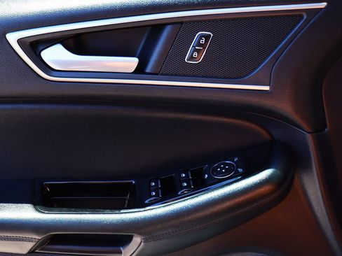 Used 2020 Ford Edge SEL FWD image 41