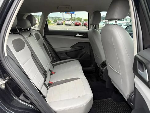 Used 2022 Volkswagen Taos SE AWD/4WD image 17
