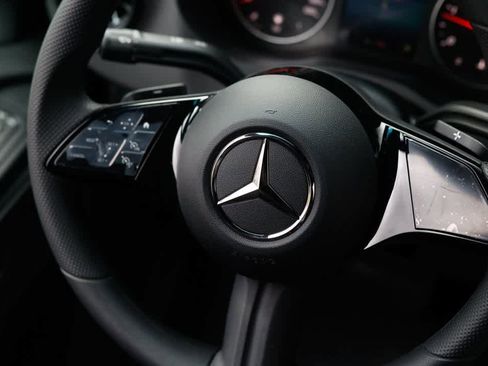 New 2025 Mercedes-Benz Sprinter 2500 image 21