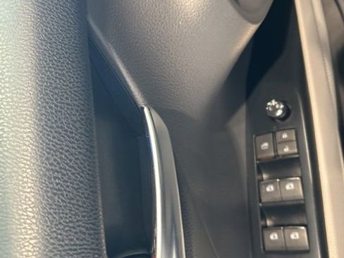 Used 2019 Toyota Camry XLE image 9