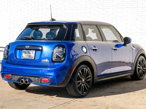 Used 2019 MINI Cooper S w/ Premium Package image 8