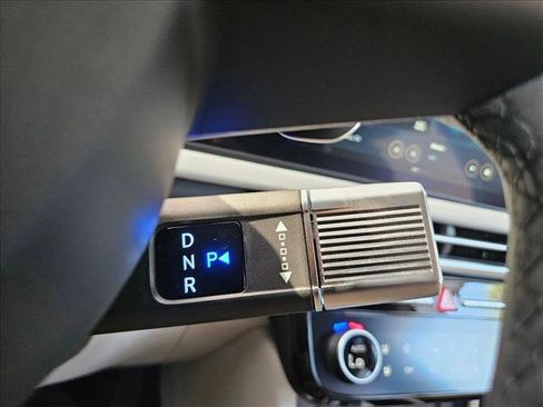 New 2026 Hyundai Tucson Limited image 17