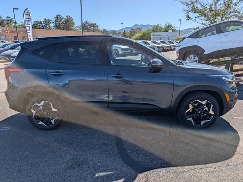 Used 2025 Kia Seltos S FWD image 6