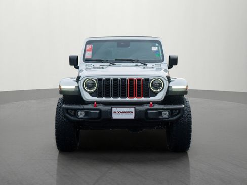 Used 2024 Jeep Wrangler Unlimited Rubicon image 2