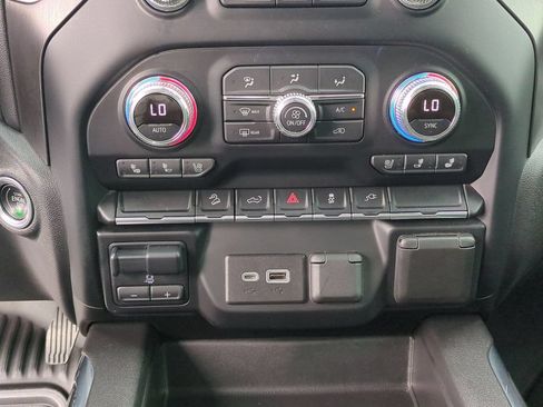 Used 2021 GMC Sierra 1500 AT4 AWD/4WD image 18