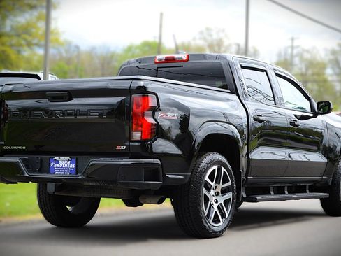 Used 2023 Chevrolet Colorado Z71 w/ Z71 Convenience Package 2 AWD/4WD image 5